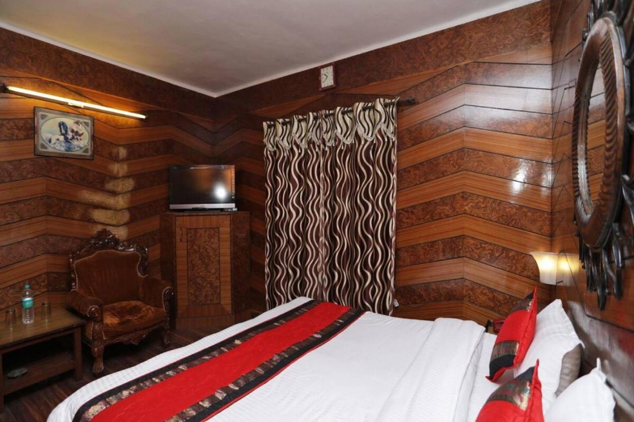Goroomgo Ankur Lake View Mall Road Nainital - Prime Location With Luxury Room 외부 사진