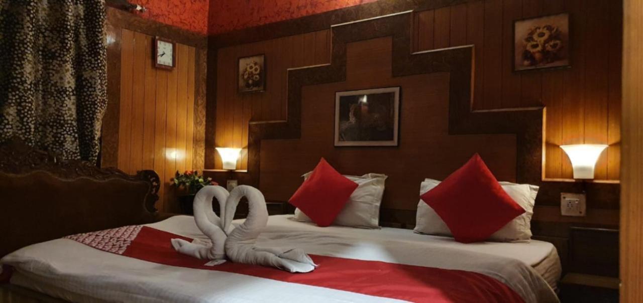 Goroomgo Ankur Lake View Mall Road Nainital - Prime Location With Luxury Room 외부 사진