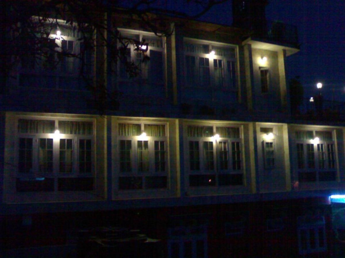 Goroomgo Ankur Lake View Mall Road Nainital - Prime Location With Luxury Room 외부 사진
