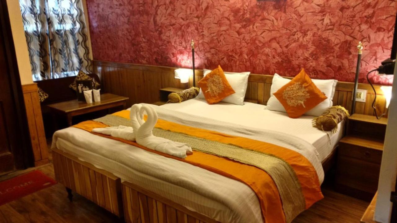 Goroomgo Ankur Lake View Mall Road Nainital - Prime Location With Luxury Room 외부 사진